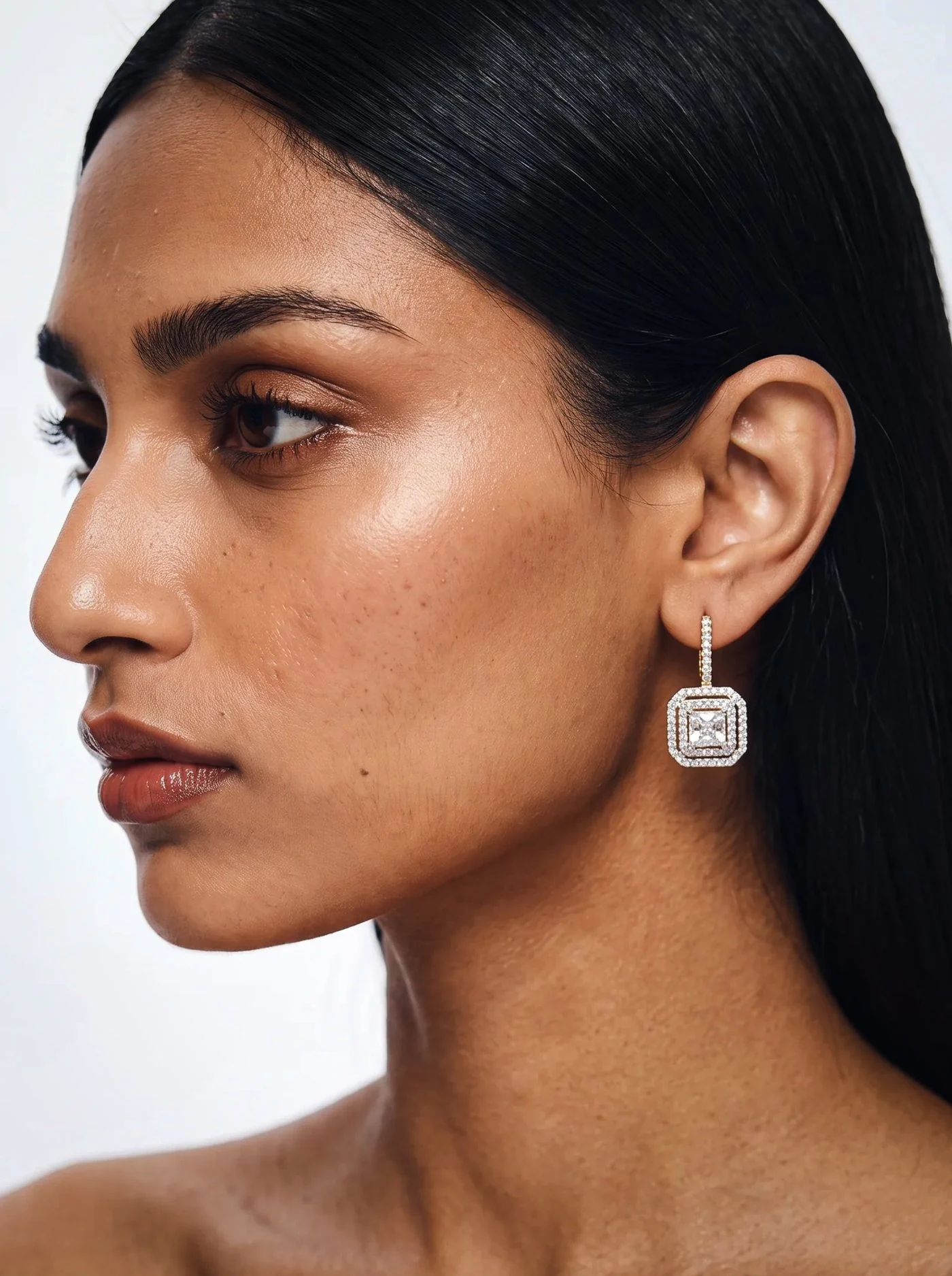 Carré Earrings, No. 007, emerald cut diamond drops, worn
